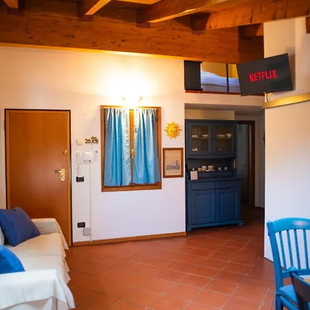 Apartamento Il Nettuno Stile Rustico In Centro Trento