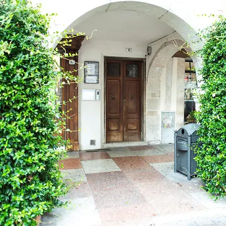 Il Nettuno Stile Rustico In Centro