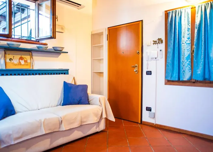 Il Nettuno Stile Rustico In Centro Citta * Trento